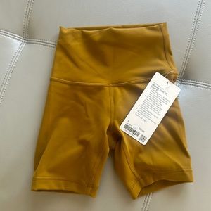 Lululemon Wunder Train Short 6”